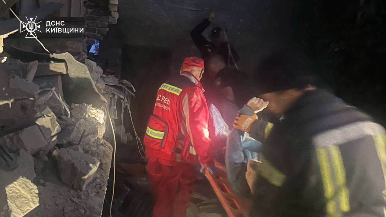 Russia strikes Ukraine's Kyiv region overnight, trapping residents under rubble